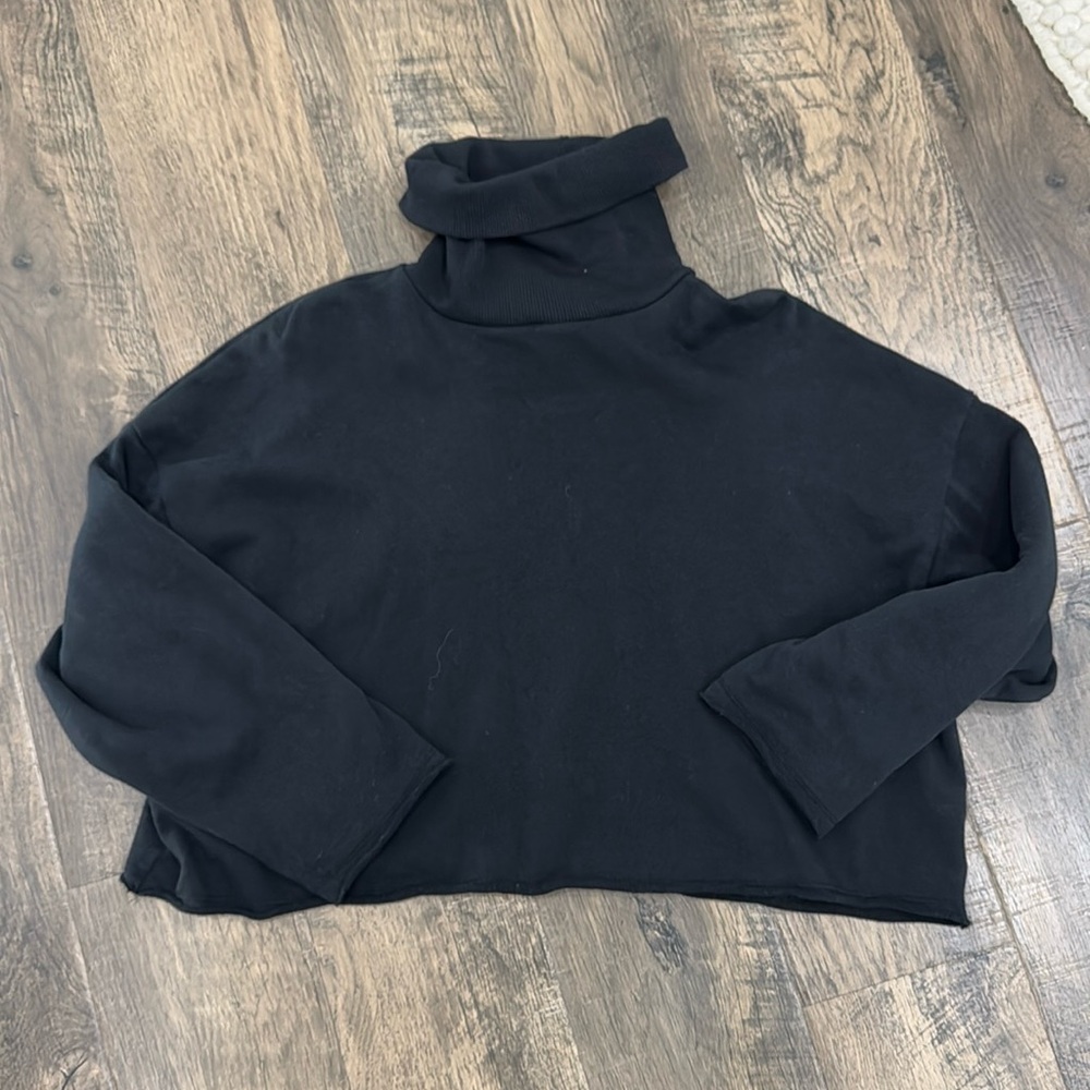 American Eagle Black Fleece lined Turtleneck Boxy Cropped Sweater